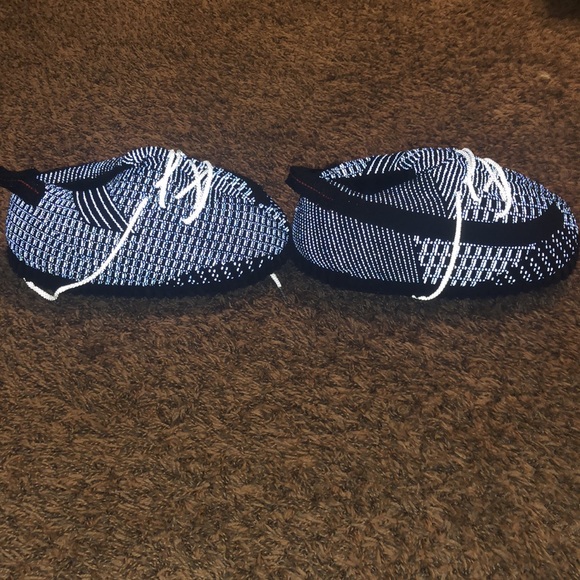 YEEZY 350 V2 BLACK REFLECTIVE!!! (MOST LIMITED) - YouTube Yeezy slippers reflective black